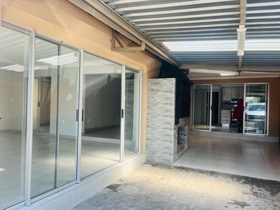 4 Bedroom Property for Sale in Riverside Beach Club Free State